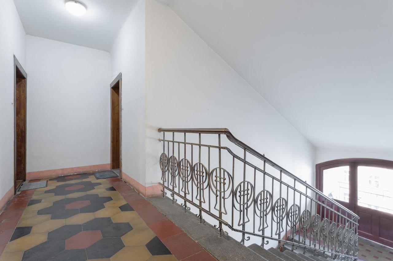 Bright And Spacious Attic Apartment 布拉格 外观 照片